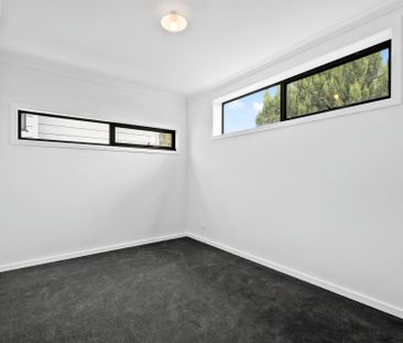 2 Lotus Close, Mooroolbark - Photo 2