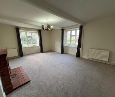 4 bedroom detached house to rent - Photo 3