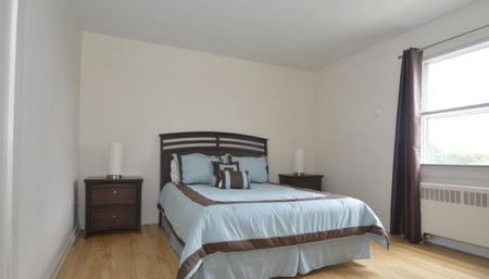 Lakefront Apartments - Photo 5