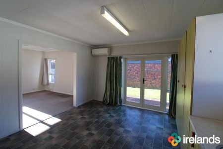 Warm Sunny Family Home - Photo 2