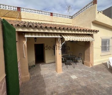 Alquiler de chalet adosado en Cuatro Pinos-El Carmen - Photo 3