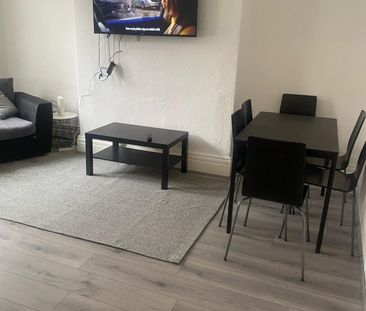 6 bed Detached in Norwich Road Wavertree, Liverpool, L15 9HL - Photo 2