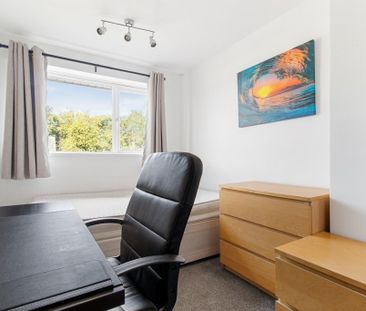 6 bedroom end of terrace house to rent - Photo 3