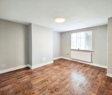 3 bedroom house to rent Station Road, Great Billing, Northampton, NN3 - Photo 6