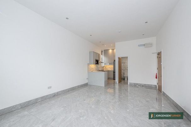 Studio to rent - Photo 1