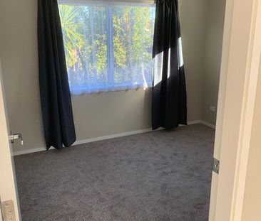 Torbay, 2 bedrooms - Photo 3