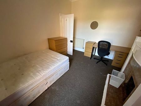 28, Barbican Road - Photo 2