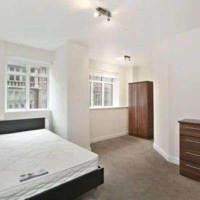 Flat, Warren Court, Euston Road, London, NW1 - Photo 3