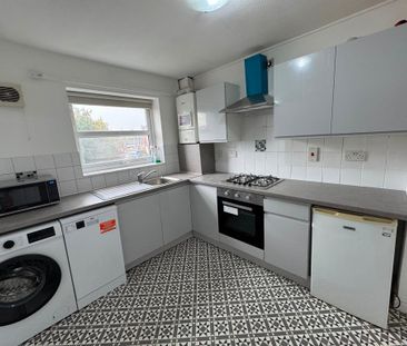 1 bedroom in a house share to rent - Photo 6