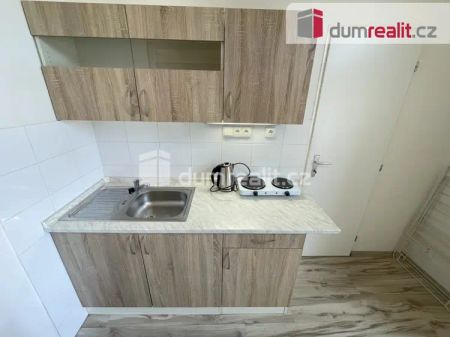 Pronájem bytu 1+kk 25 m - Fotografie 2