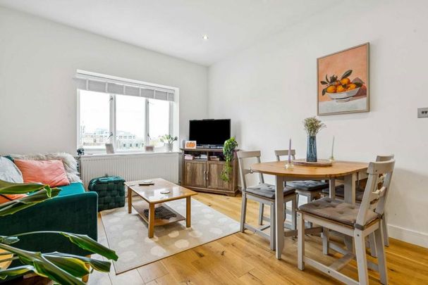 3 bedroom flat to rent - Photo 1