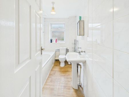 3 bedroom terraced house to rent - Photo 4