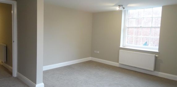 Flat 2 13a Castle Foregate, Shrewsbury, SY1 2DJ - Photo 2