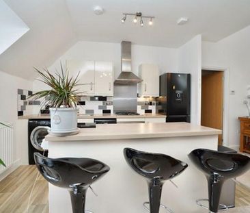 2 bedroom coach house to rent - Photo 5