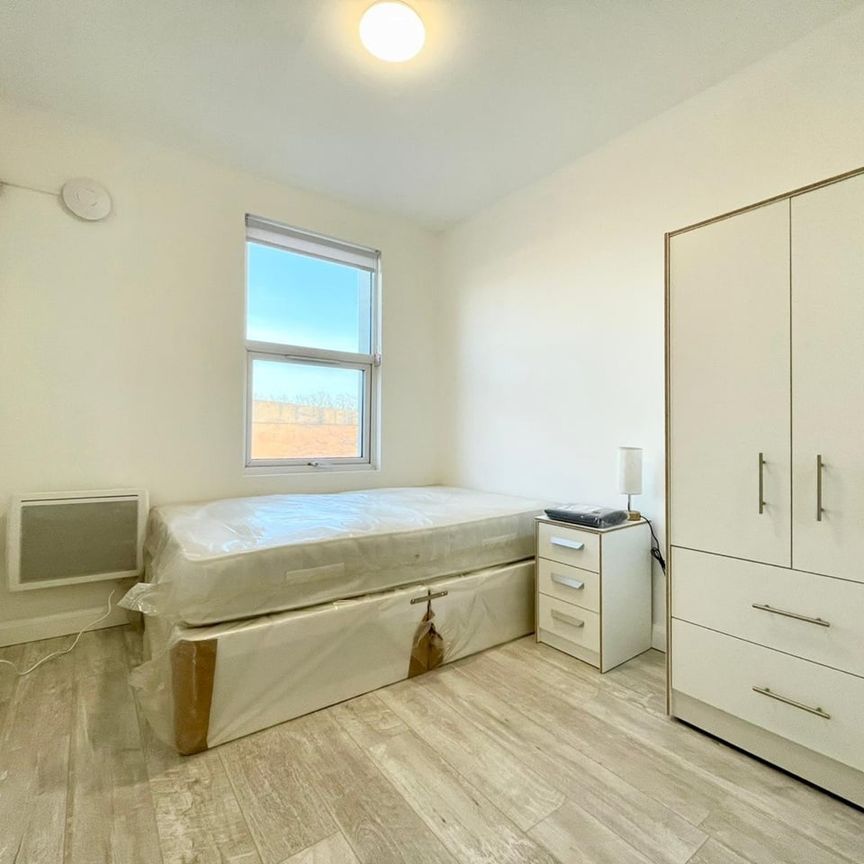 Studio Flat, Shelbourne Road, N17 - Photo 1