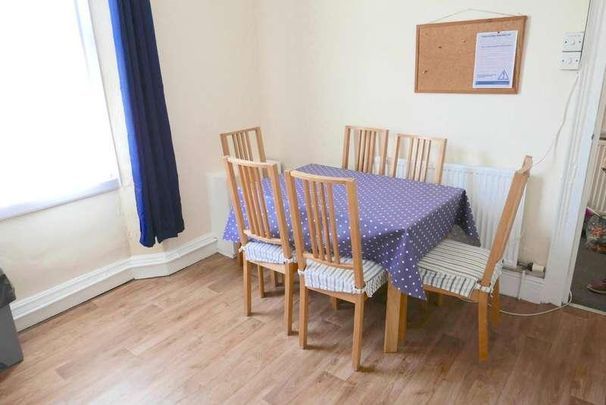 New Street, Falmouth, TR11 - Photo 1