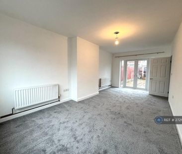 3 bedroom semi-detached house to rent - Photo 6