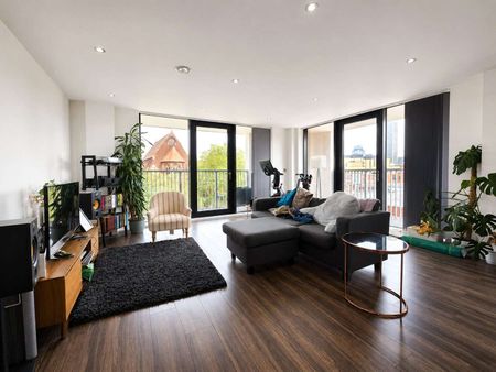 AVAILABLE 11TH AUGUST | TWO BEDROOM TWO BATHROOM APARTMENT | 3TH FLOOR | FULLY FURNISHED | JEWELLERY QUARTER LOCATION | 2 PARKING SPACES INCLUDED - Photo 2