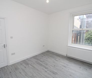 3 bedroom maisonette to rent - Photo 3