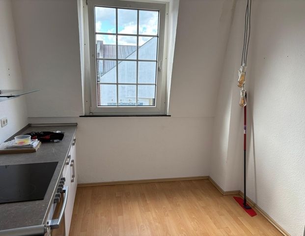 zu vermieten 2 ZKDB, 44 qm incl. Küche und großer ca. 30 qm Gemeinschaftsdachterrasse im 3. OG. - Photo 1