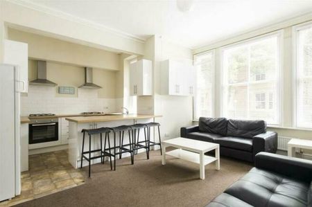 10 bedroom townhouse to rent - Photo 2