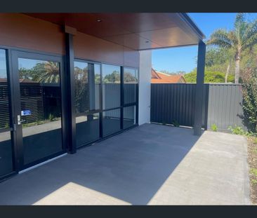 1/185 Maida Vale Rd, High Wycombe, WA 6057 - Photo 2
