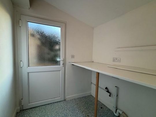 2 bedroom end of terrace house to rent - Photo 1