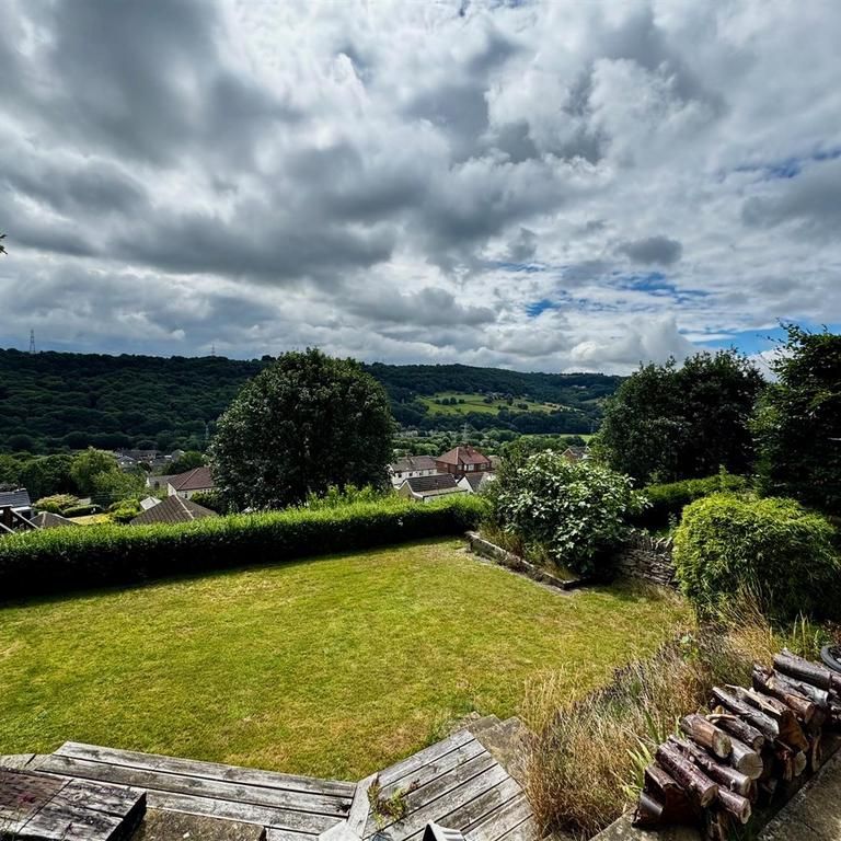 4 bedroom detached house to rent - Photo 1
