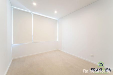 PRIME LOCATION & CONTEMPORARY LIVING - Photo 3