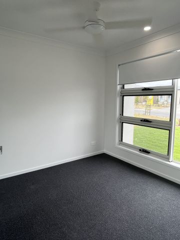 Prime Location, Brand New Duplex with Solar! - Photo 3