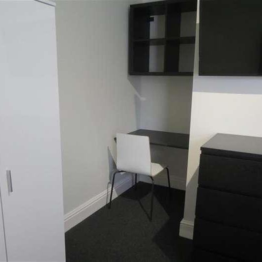 Bedroom Detached House In Winton, BH9 - Photo 1
