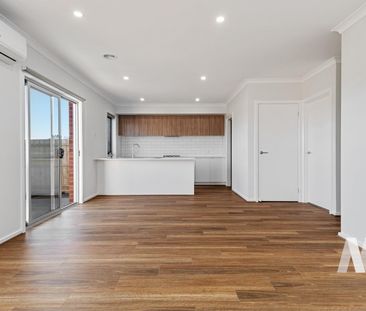 13 Monteverde Street, Armstrong Creek VIC 3217 - House For Rent | D... - Photo 1