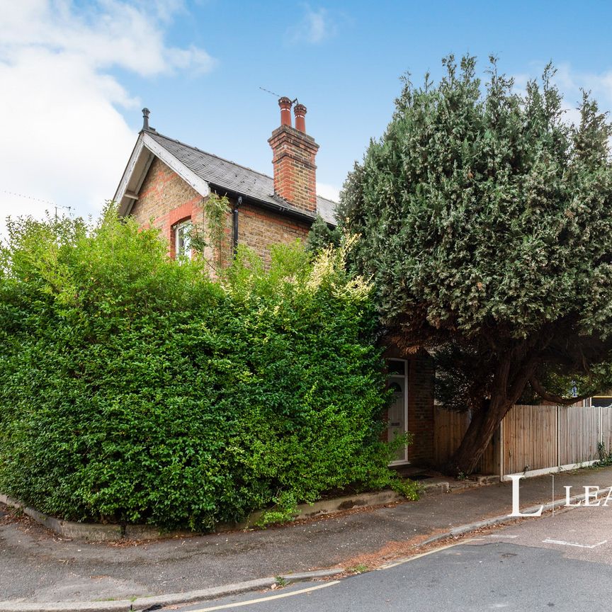 2 bedroom apartment to rent Piper Road, Kingston upon Thames, KT1 - Photo 1