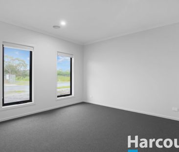 5 Bedroom Family Home - Photo 1