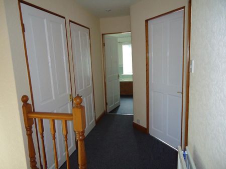 3 bedroom apartment to rent - Photo 2