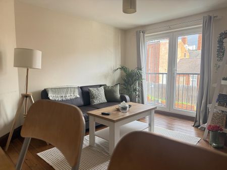 2 bedroom terraced house to rent - Photo 2