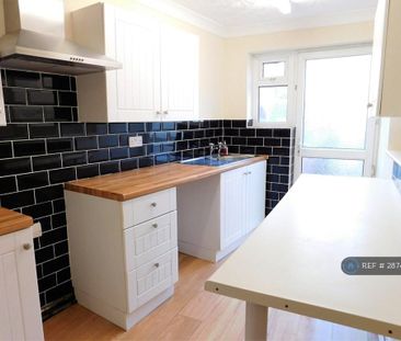 2 bedroom end of terrace house to rent - Photo 3