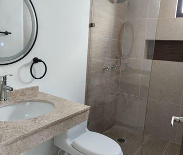 Casa de 3 recámaras, con alberca, sin muebles, en privada. - Photo 4