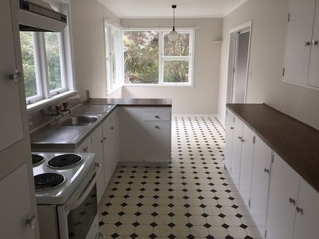 Charming Family Home in Onerahi - Photo 5