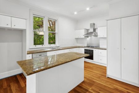 2/53 Kangaroo Street, Manly. - Photo 2