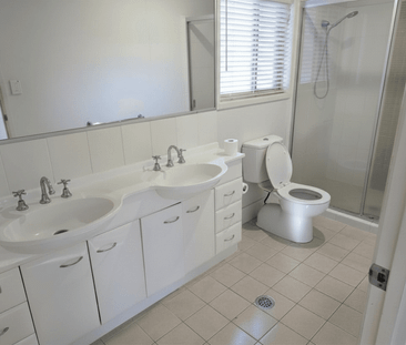 Turquoise - a magnificent home by the Bay - Photo 6