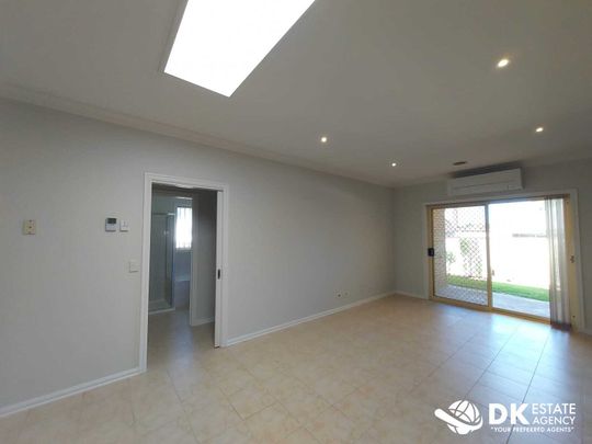 Modern & Spacious 3 Bedroom Unit - Photo 1