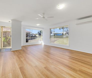 Fully Renovated Villa in the Heart of Town - Photo 1