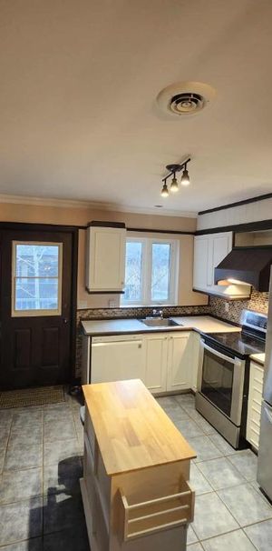 Maison de ville à louer - 3 étages - Arrondissement Jacques-Cartier - Photo 1