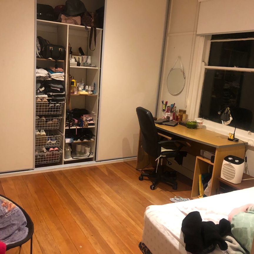 Bentleigh East - Photo 1