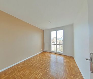 Location Appartement 4 pièces 93m² ROMANS SUR ISERE 26100 - Photo 2