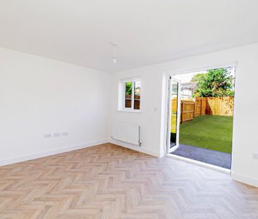 2 bedroom semi-detached house to rent - Photo 5