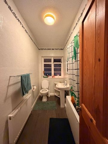 Room in a Shared Flat, Harvard Road, W4 - Photo 5