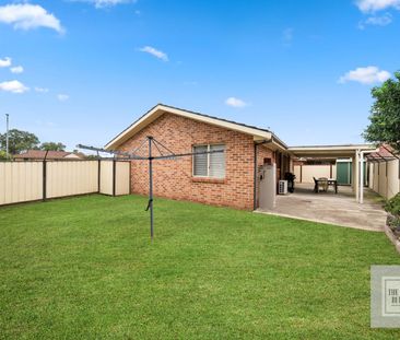 Family Home in Quiet Bligh Park Street - Photo 1