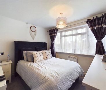 2 bedroom end of terrace house to rent - Photo 5